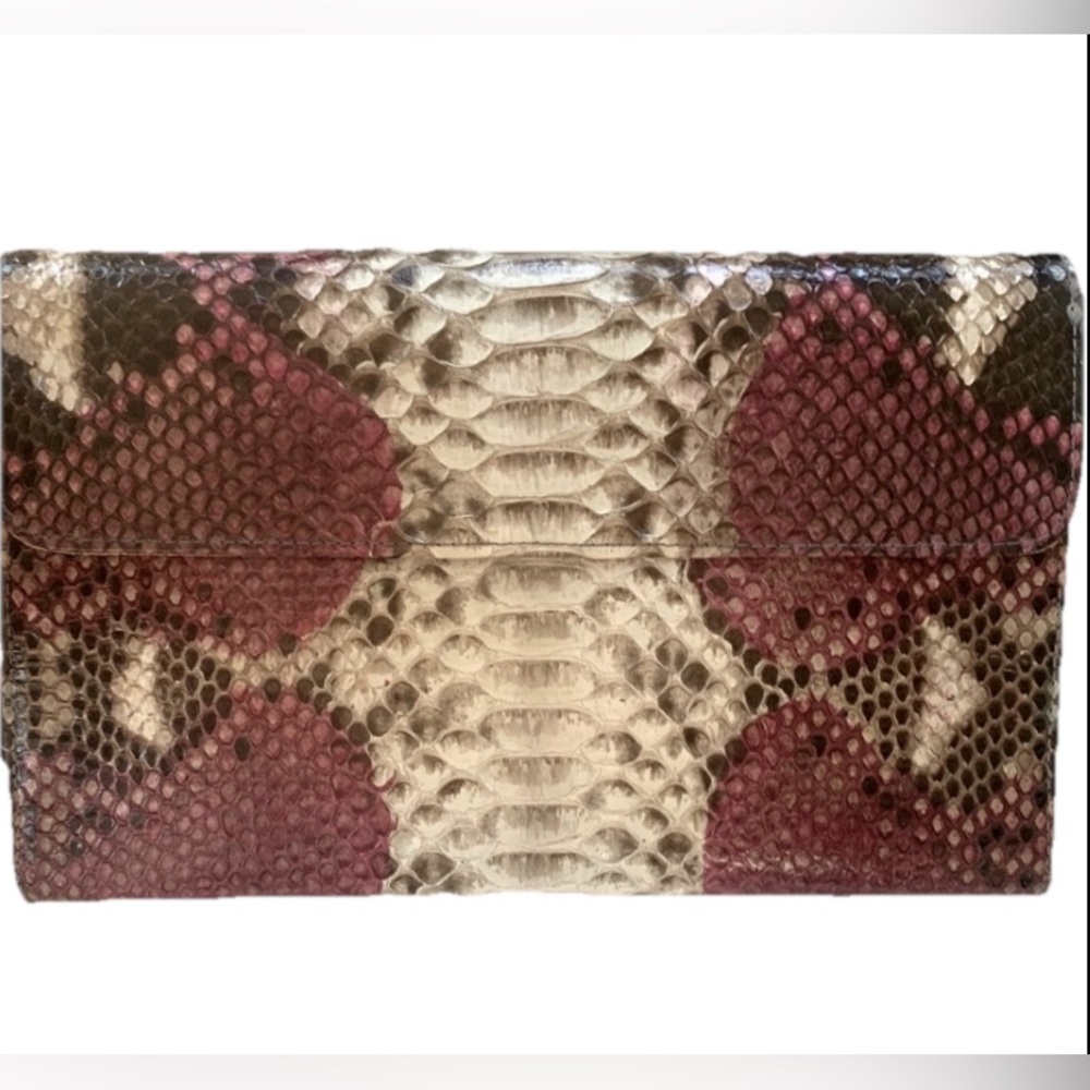 NWT Pelle Elegant Snakeskin Clutch